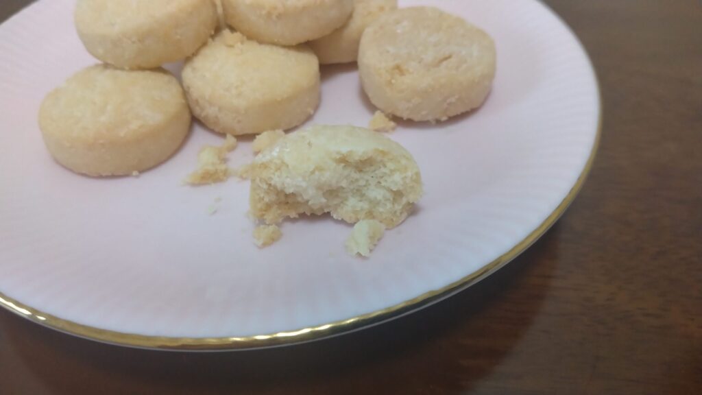 崩れたクッキー